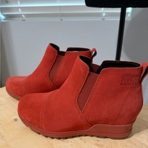 Sorel Vibrant Red Suede Boots - Size 9